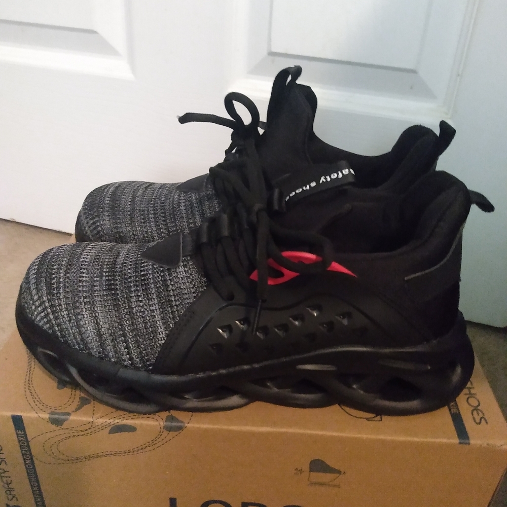 Brand new Indestructible safety shoe